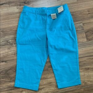 NWT St. John's Bay Teal Capri Pants Sz 12